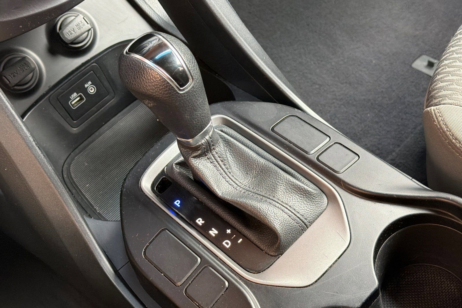 Used 2017 Hyundai Santa Fe SE image 30