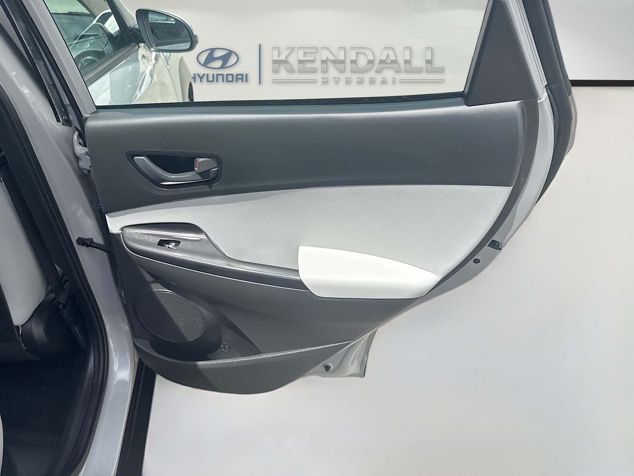 Used 2023 Hyundai Kona SE FWD image 27