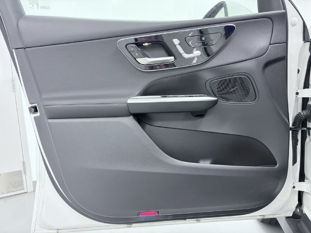 Certified 2026 Mercedes-Benz GLC 300 4MATIC image 17
