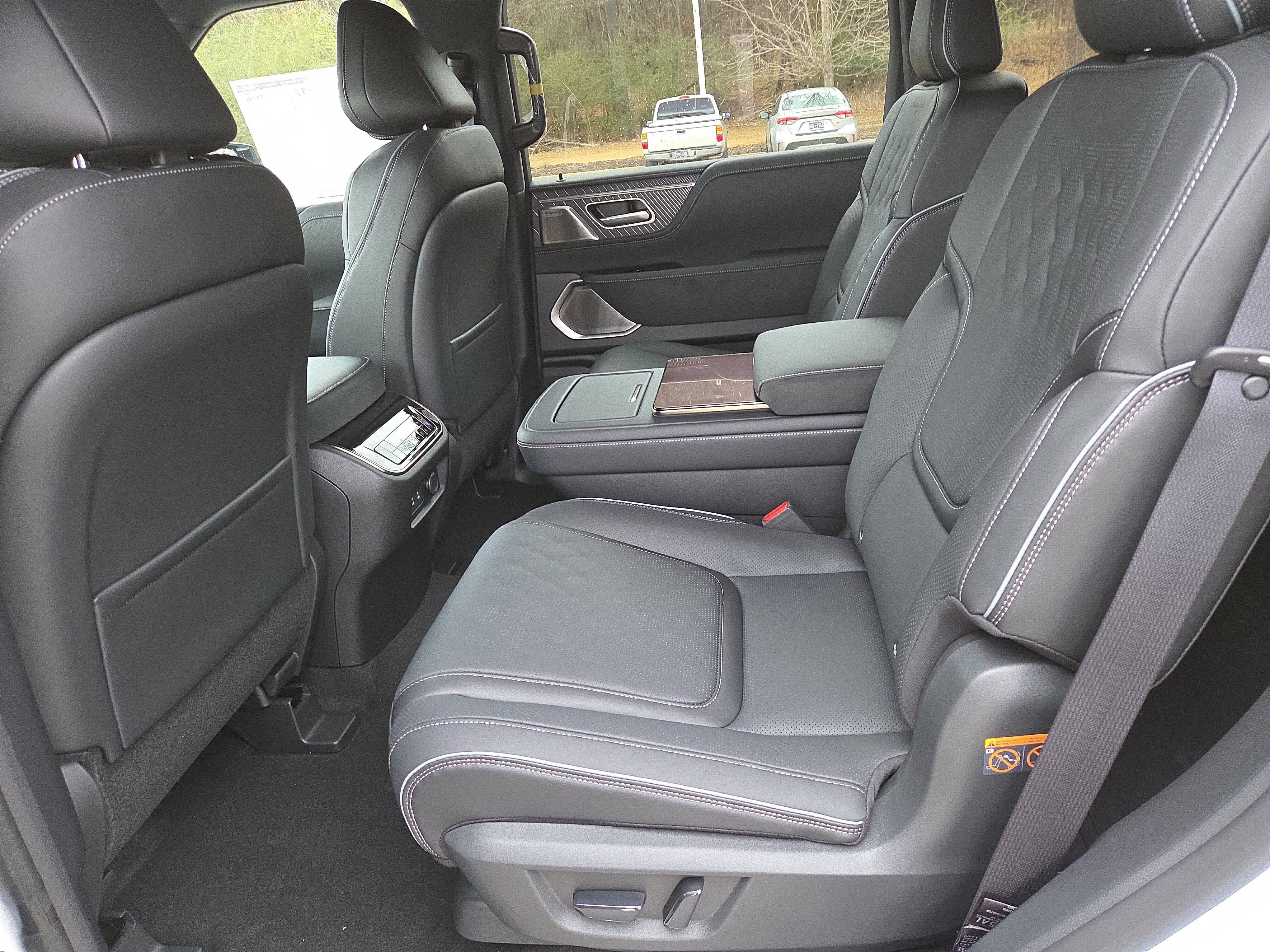 New 2026 INFINITI QX80 Autograph w/ Premium Cargo Package image 6