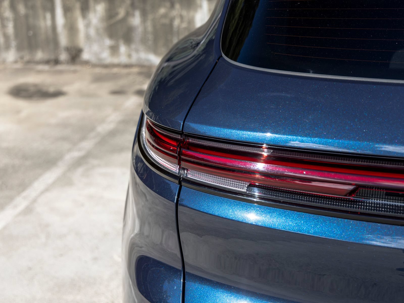 Certified 2025 Porsche Cayenne AWD/4WD image 21
