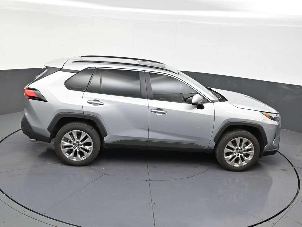 Used 2025 Toyota RAV4 XLE Premium image 17