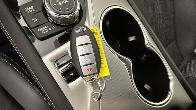 Used 2017 INFINITI Q60 2.0t w/ Premium Plus Package 2.0T AWD/4WD image 21