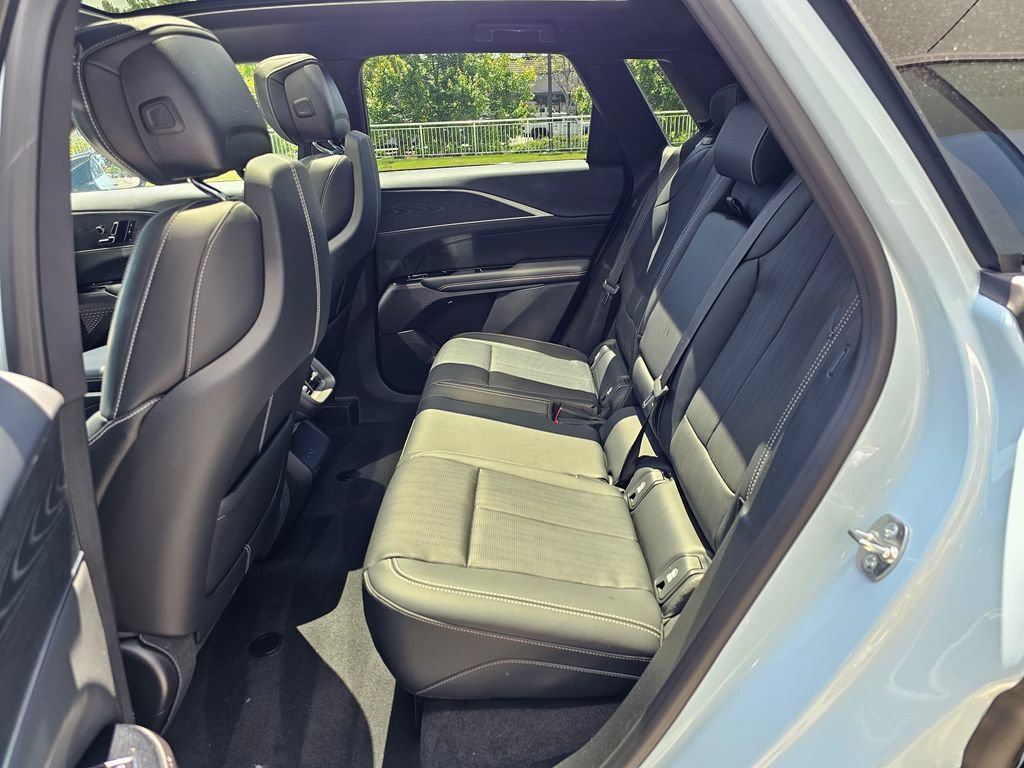 Certified 2024 Cadillac Lyriq Sport AWD/4WD image 16