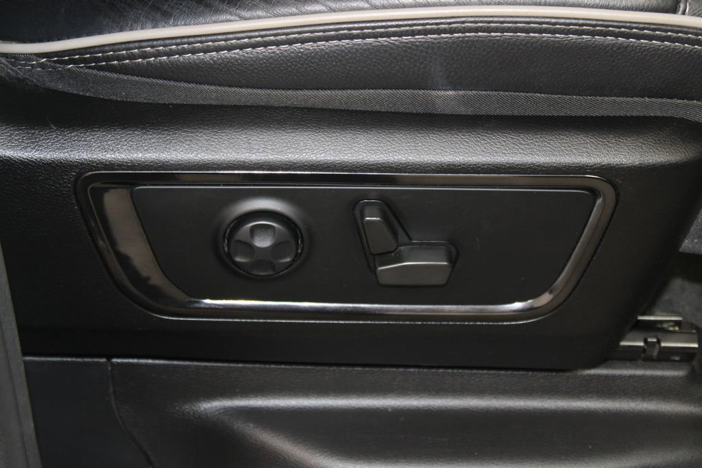 Used 2023 RAM 1500 Limited w/ Body Color Bumper Group image 28