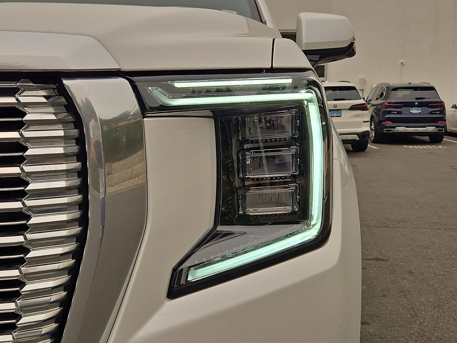 Used 2021 GMC Yukon Denali AWD/4WD image 9