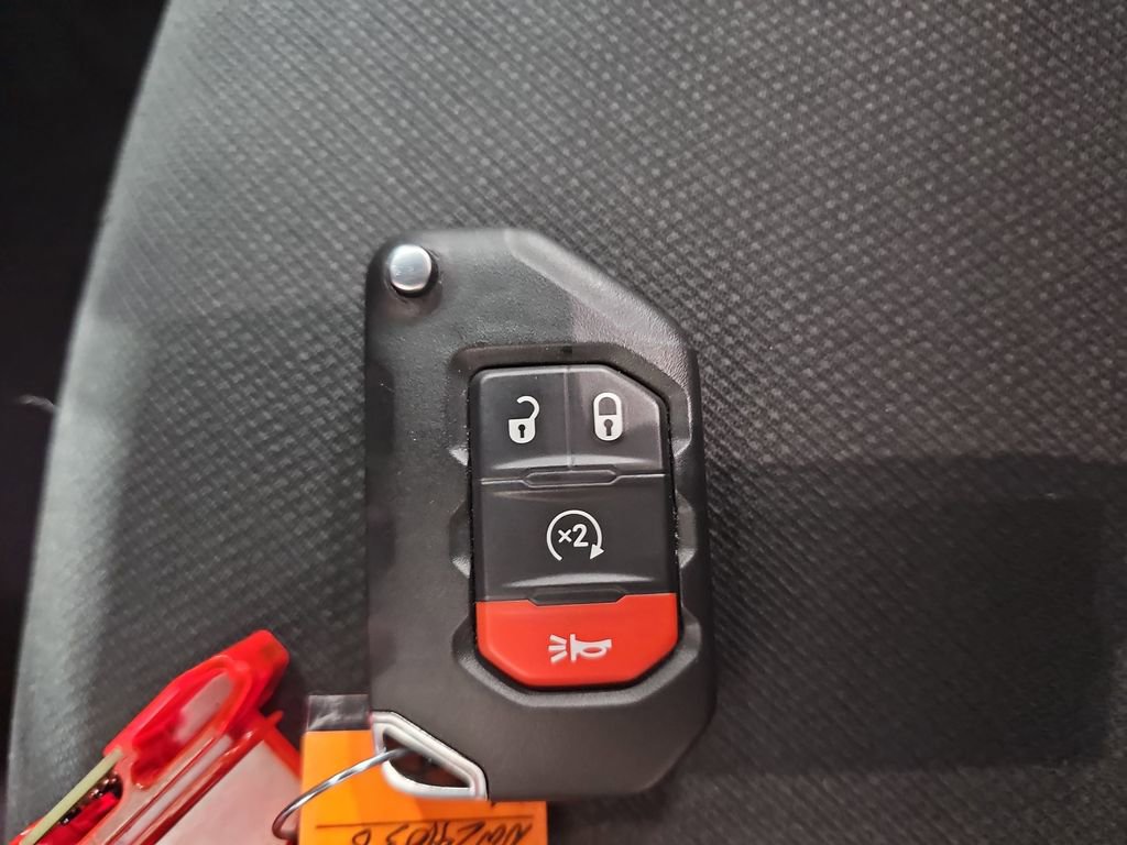 Used 2022 Jeep Wrangler Unlimited Sahara w/ Cold Weather Group image 35