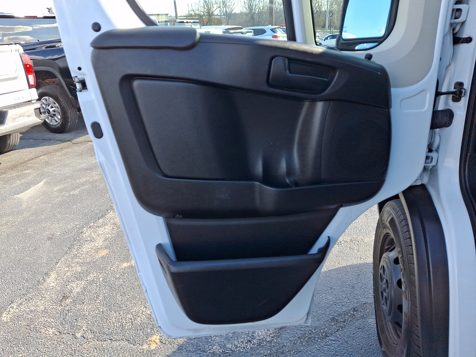Used 2019 RAM ProMaster 1500 w/ Premium Appearance Group image 14