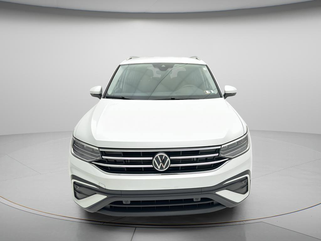 Used 2024 Volkswagen Tiguan SE FWD image 2