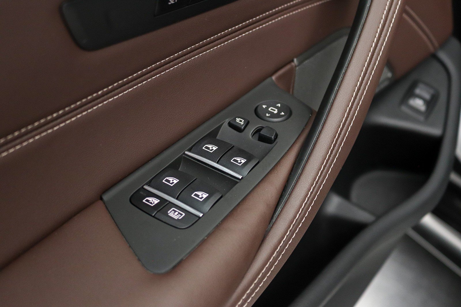 Used 2023 BMW M550i xDrive AWD/4WD image 27
