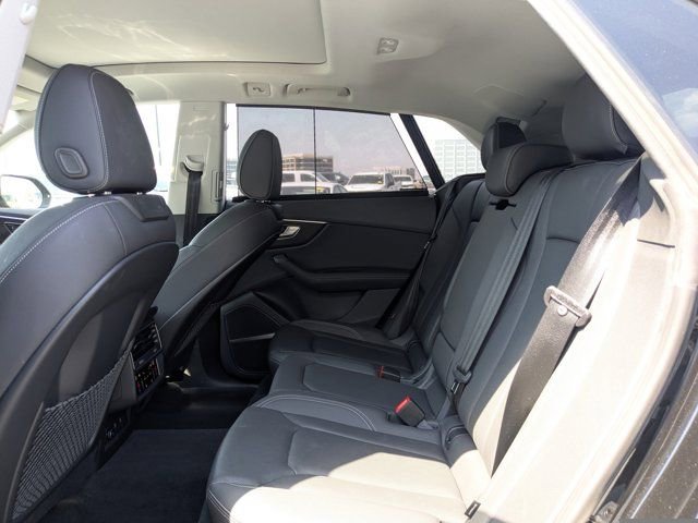 Used 2023 Audi Q8 Prestige image 14