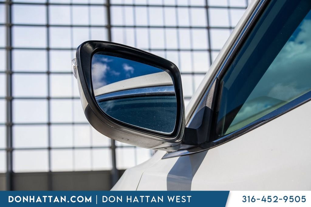 Used 2014 Nissan Rogue SV FWD image 33