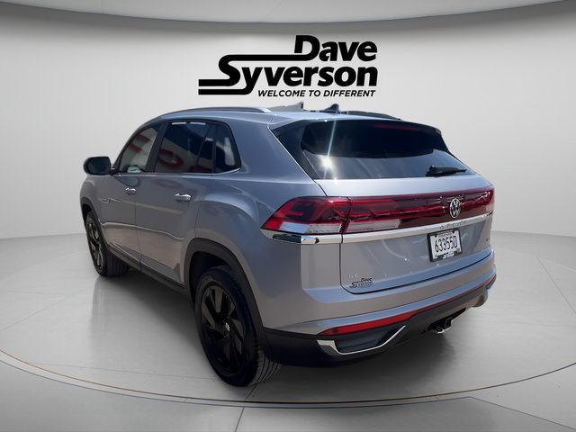 Used 2024 Volkswagen Atlas Cross Sport SE AWD/4WD image 3
