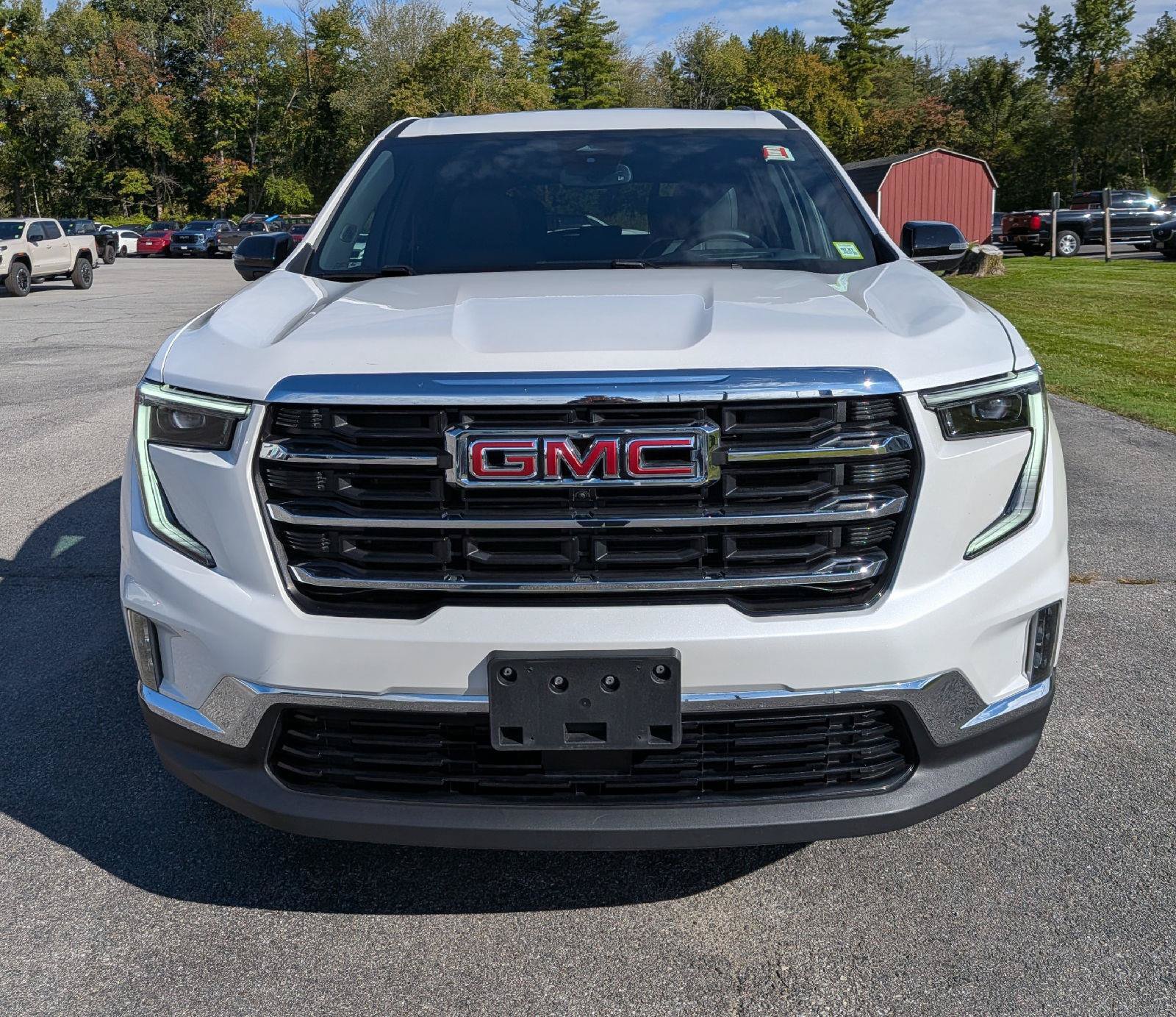 Used 2024 GMC Acadia Elevation w/ Luxury Package AWD/4WD image 2