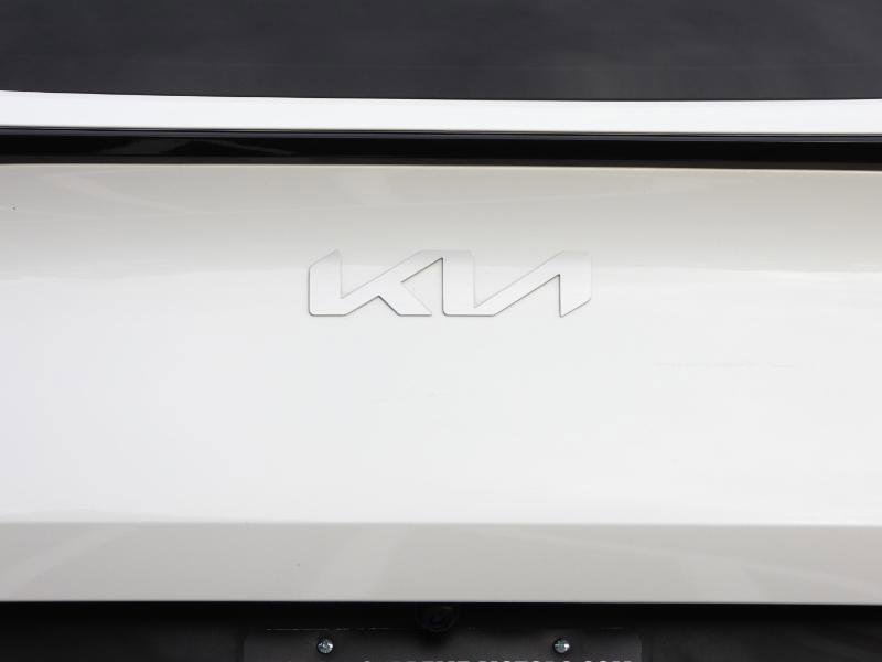 Used 2023 Kia Sportage LX image 18