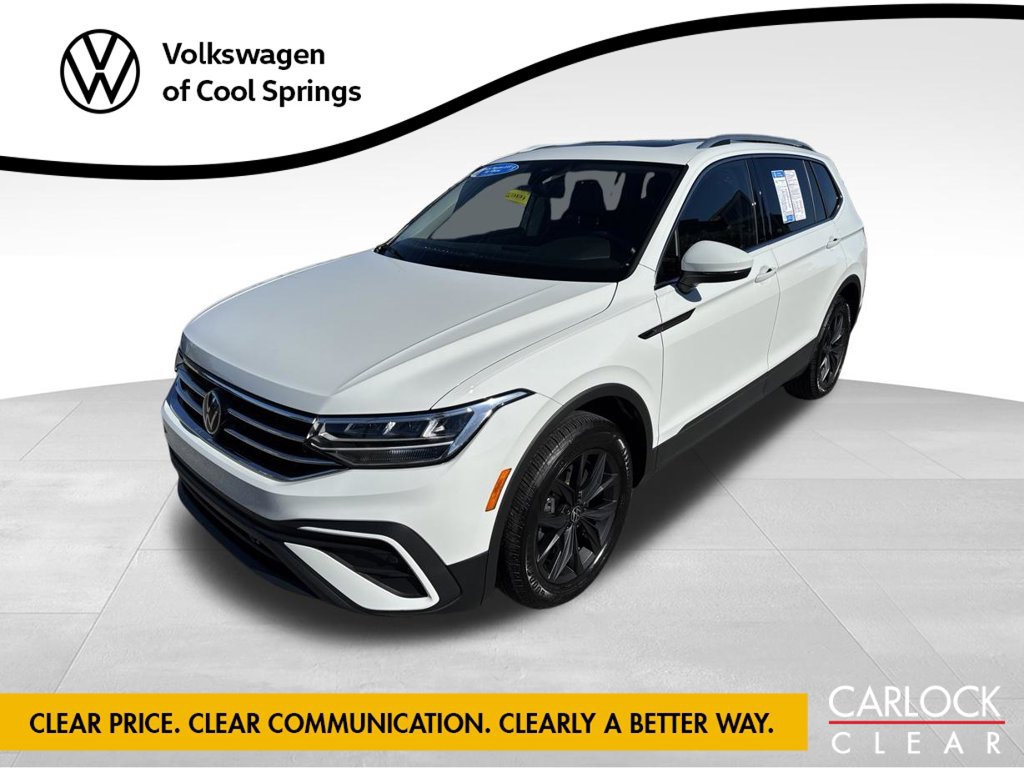 Used 2024 Volkswagen Tiguan SE w/ Panoramic Sunroof Package FWD image 1