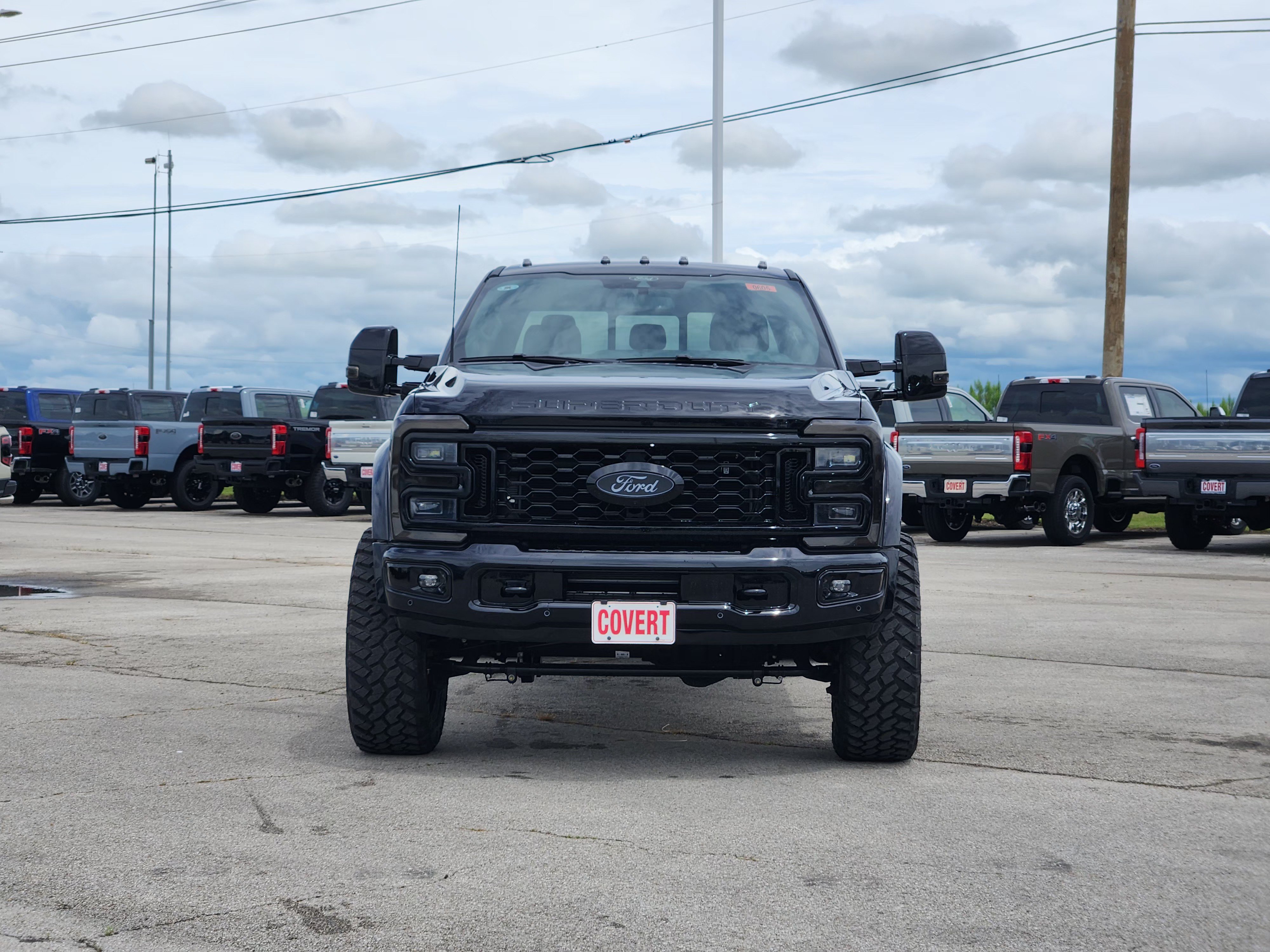 New 2026 Ford F450 Platinum w/ FX4 Off-Road Package AWD/4WD image 2