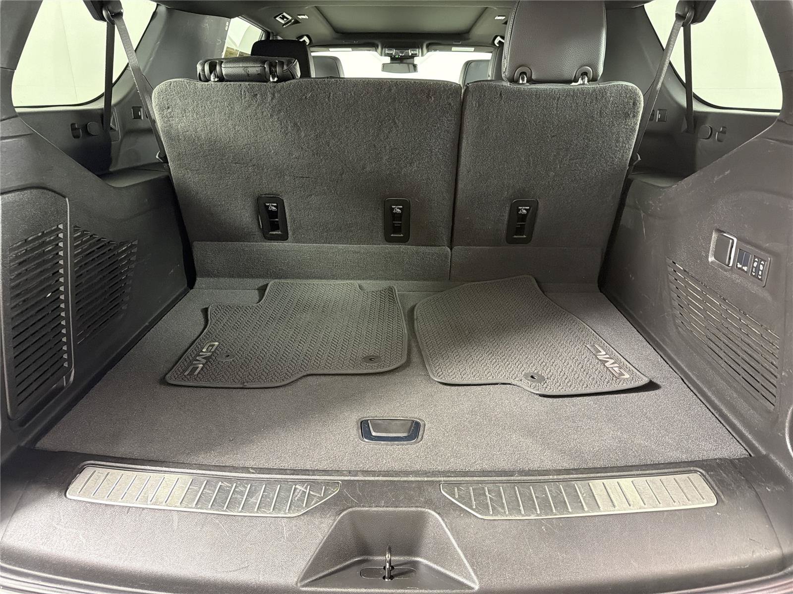 Certified 2024 GMC Yukon XL Denali RWD image 17