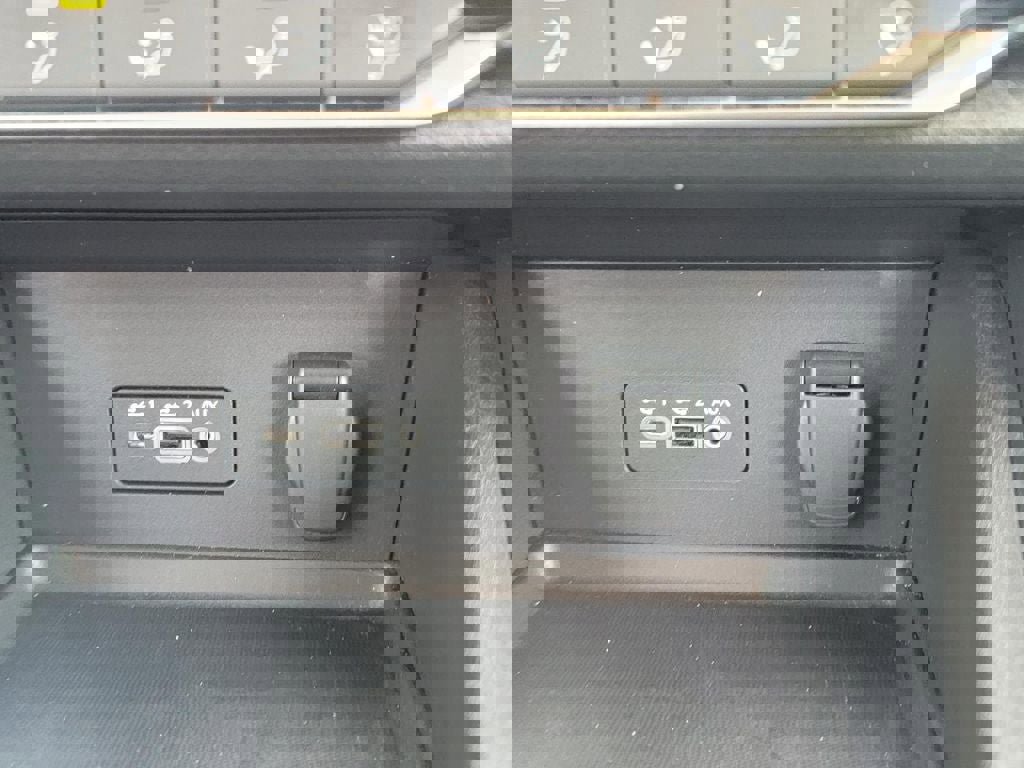 Certified 2023 Nissan Sentra SV image 24