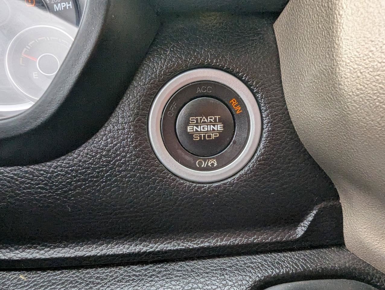Used 2019 RAM 1500 Laramie AWD/4WD image 18