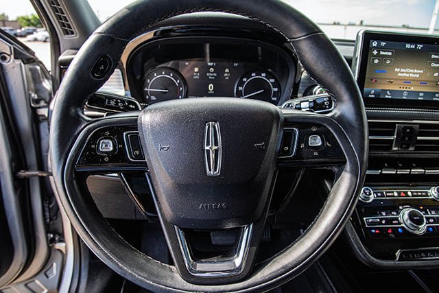 Used 2022 Lincoln Corsair AWD w/ Premium Package image 8