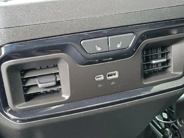 Used 2024 GMC Sierra 1500 AT4 w/ Technology Package AWD/4WD image 39