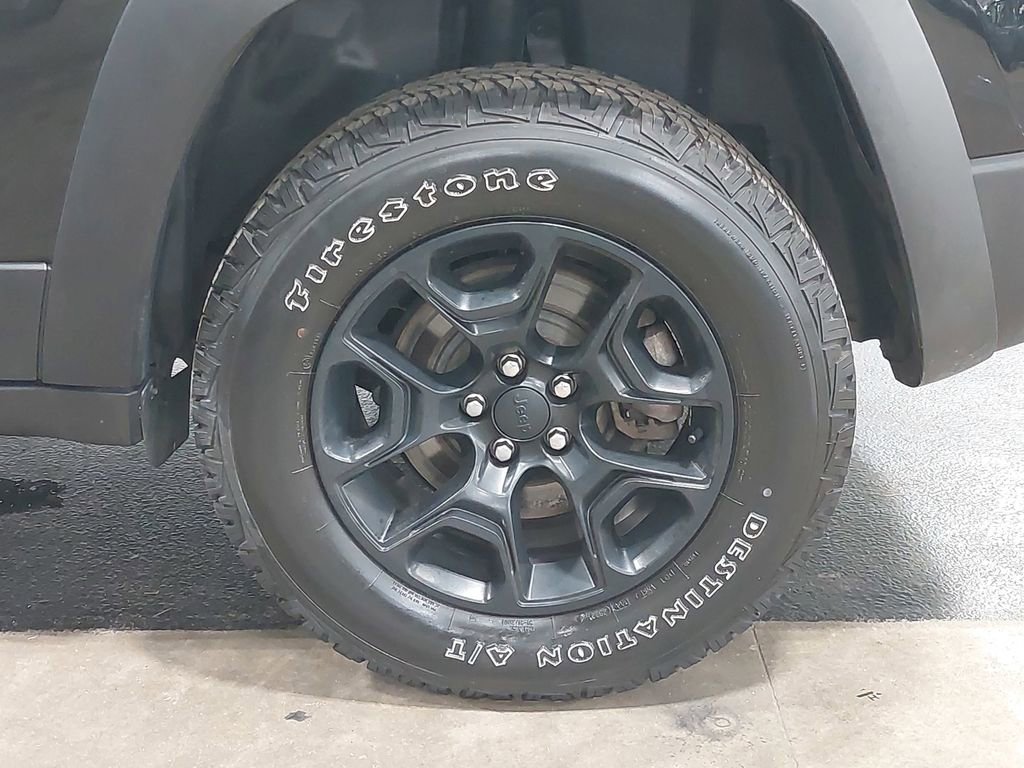 Used 2022 Jeep Cherokee Latitude image 32