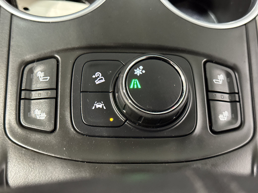 Used 2022 GMC Terrain SLE w/ Driver Convenience Package FWD image 32