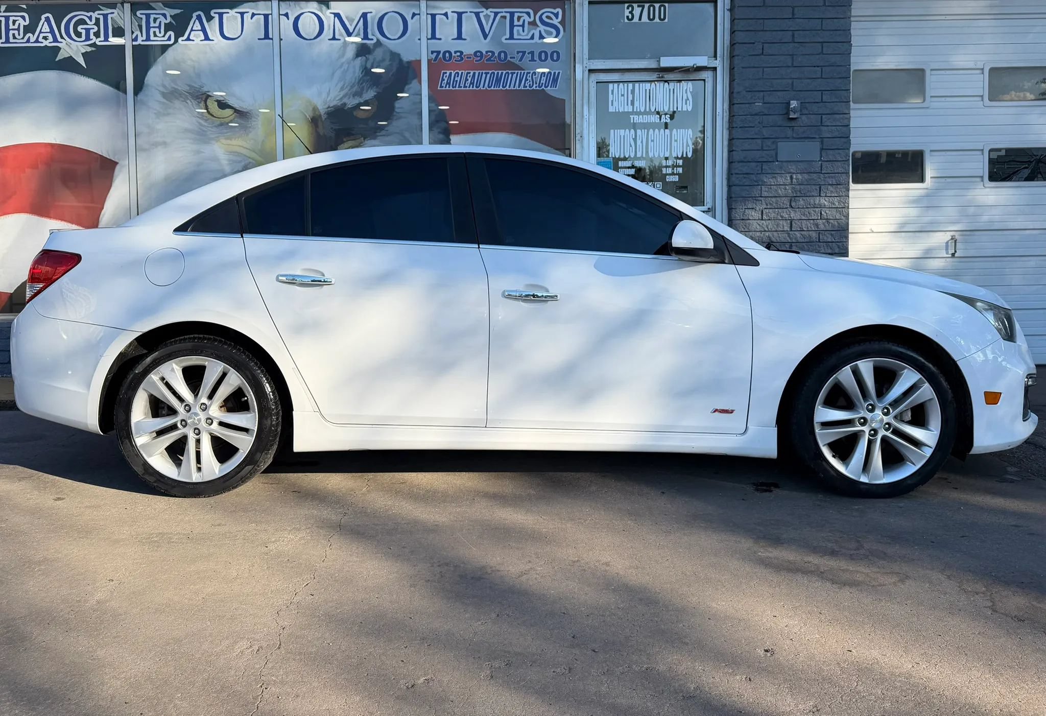 Used 2015 Chevrolet Cruze LTZ w/ Sun, Sound and Sport Package FWD image 2