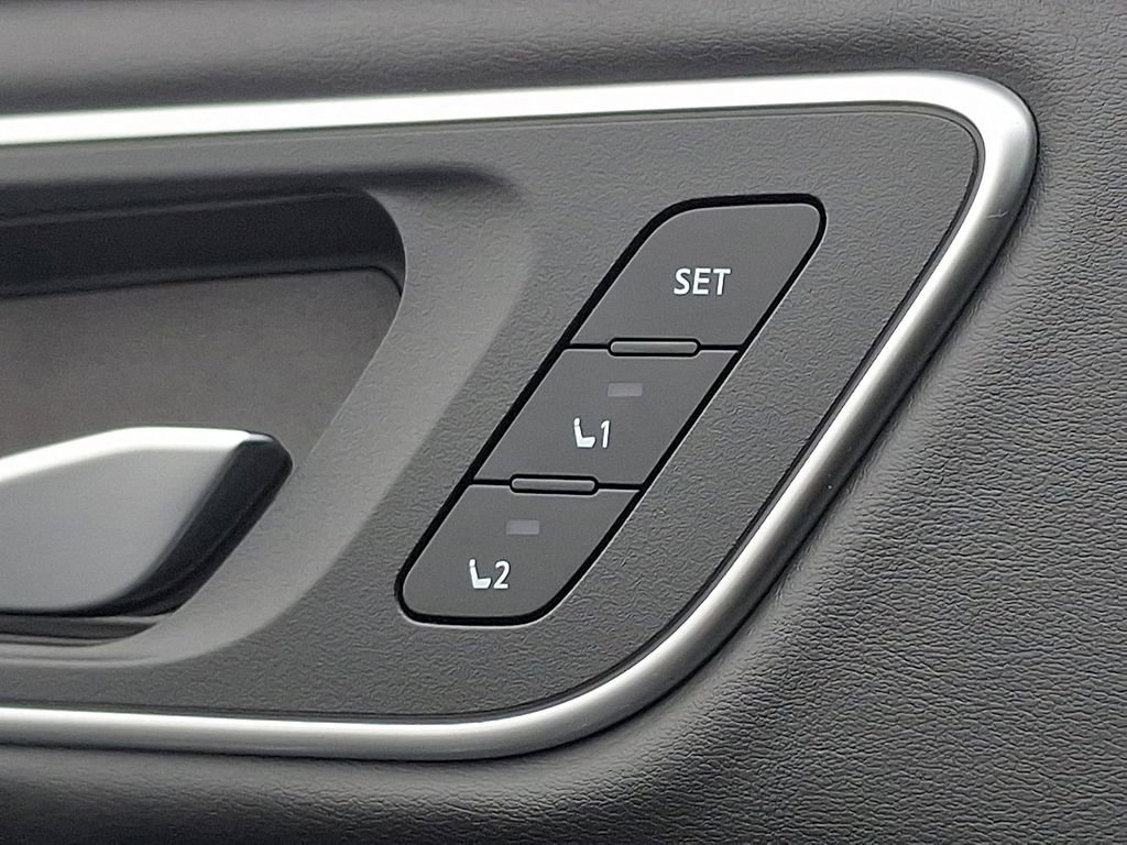 Used 2024 Nissan Rogue Platinum w/ Platinum Premium Package image 30