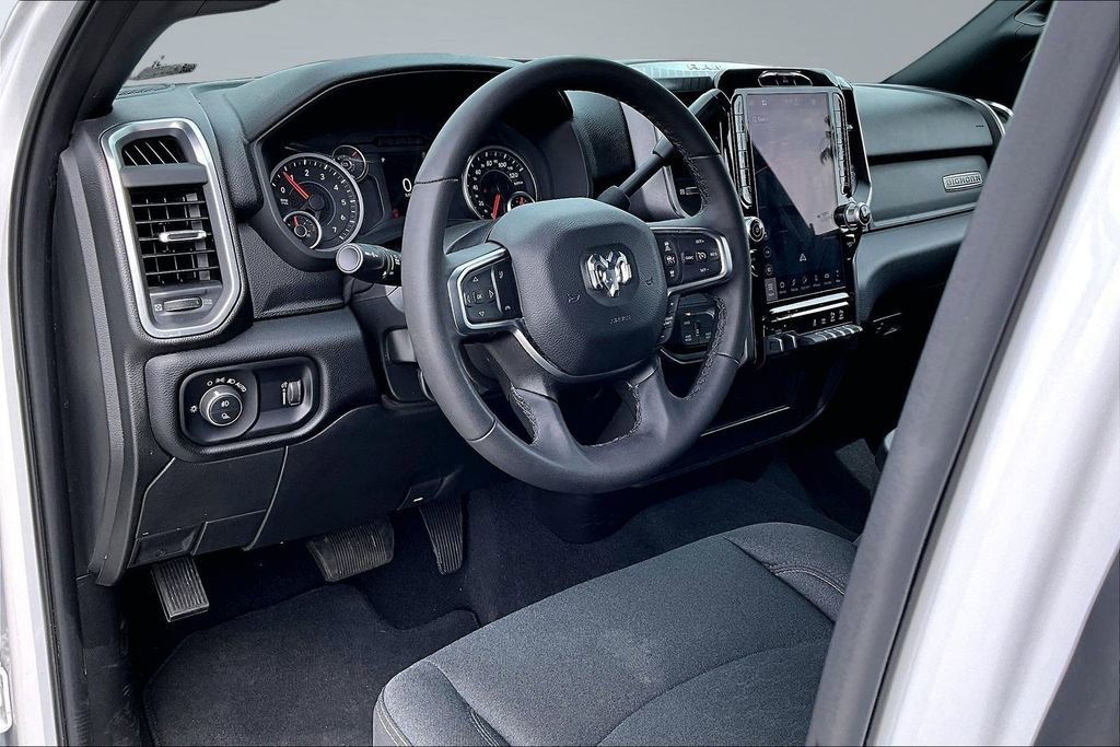 Certified 2025 RAM 2500 Big Horn AWD/4WD image 4