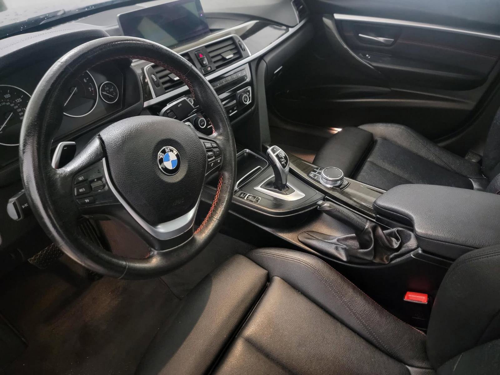 Used 2018 BMW 330i xDrive Sedan w/ Convenience Package image 14