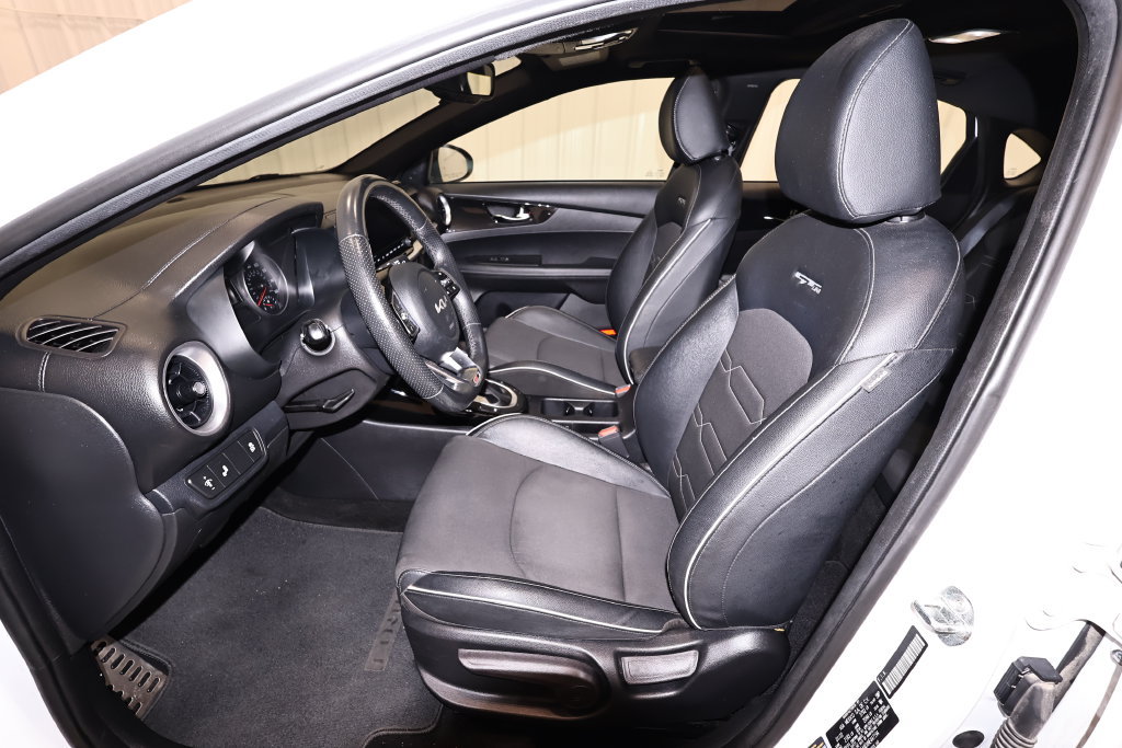 Used 2022 Kia Forte GT-Line w/ GT-Line Premium Package FWD image 12