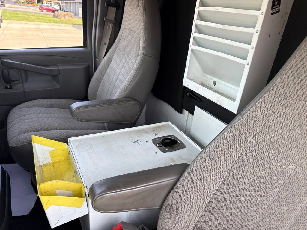 Used 2018 Chevrolet Express 3500 w/ Driver Convenience Package RWD image 25