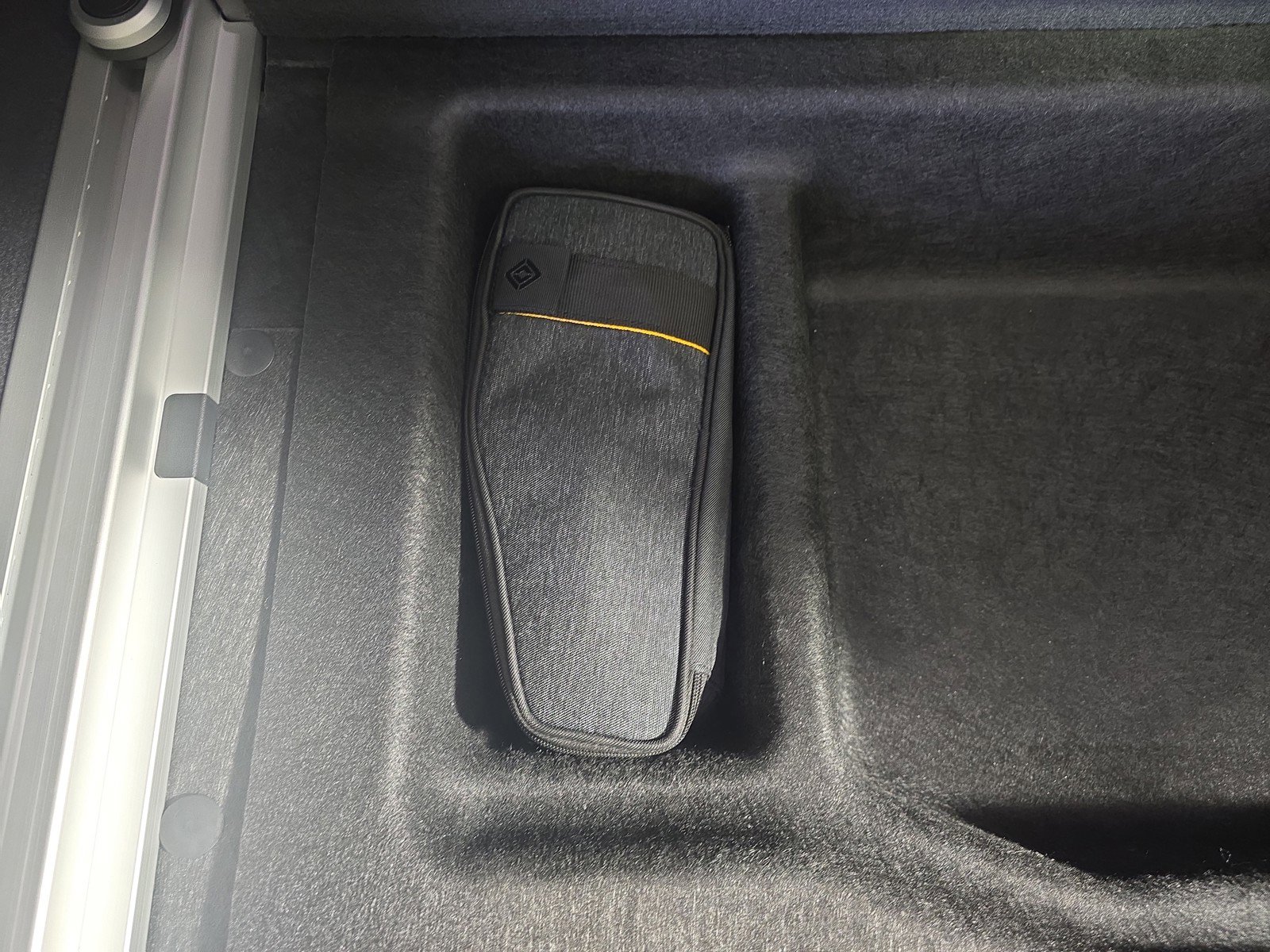 Used 2023 Rivian R1S Adventure AWD/4WD image 34