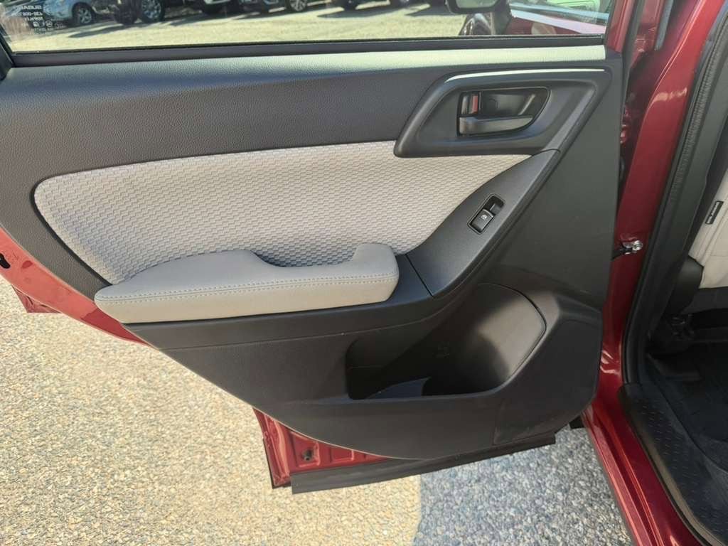 Used 2017 Subaru Forester 2.5i Premium AWD/4WD image 19