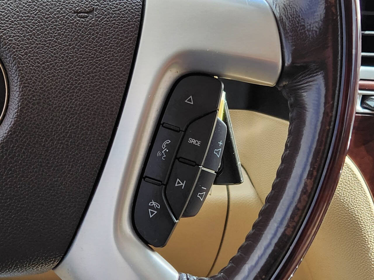 Used 2013 Cadillac Escalade Premium AWD/4WD image 26