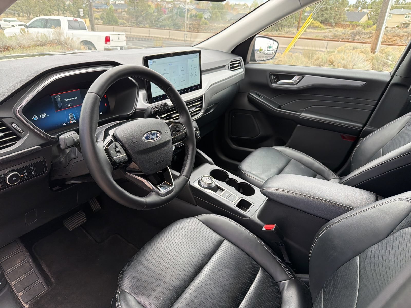 Used 2025 Ford Escape Platinum AWD/4WD image 21