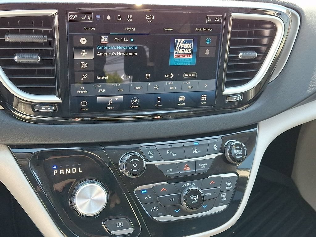 Used 2023 Chrysler Pacifica Touring-L FWD image 20