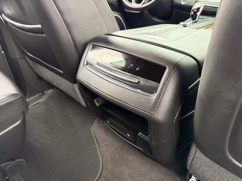 Used 2023 Cadillac Escalade Luxury AWD/4WD image 27