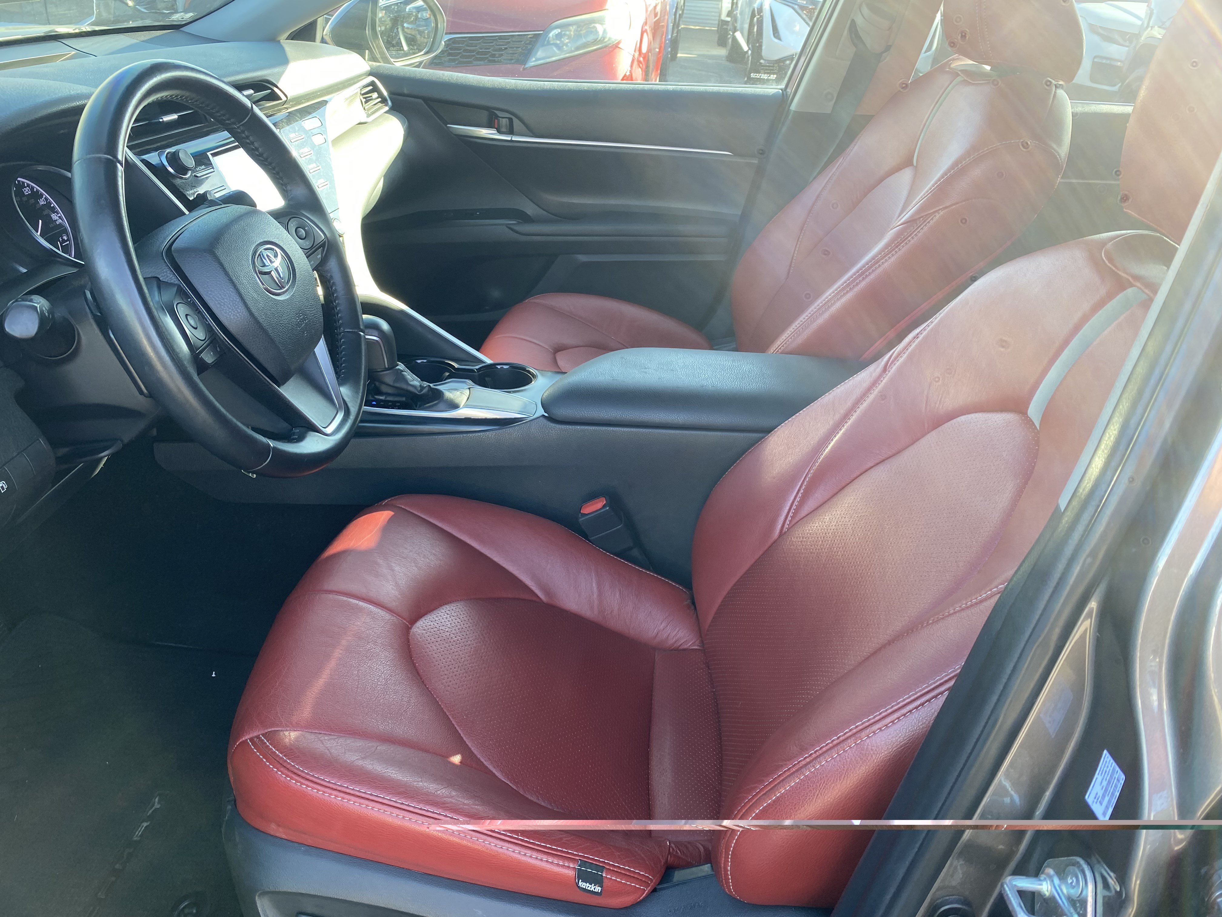 Used 2018 Toyota Camry SE FWD image 13