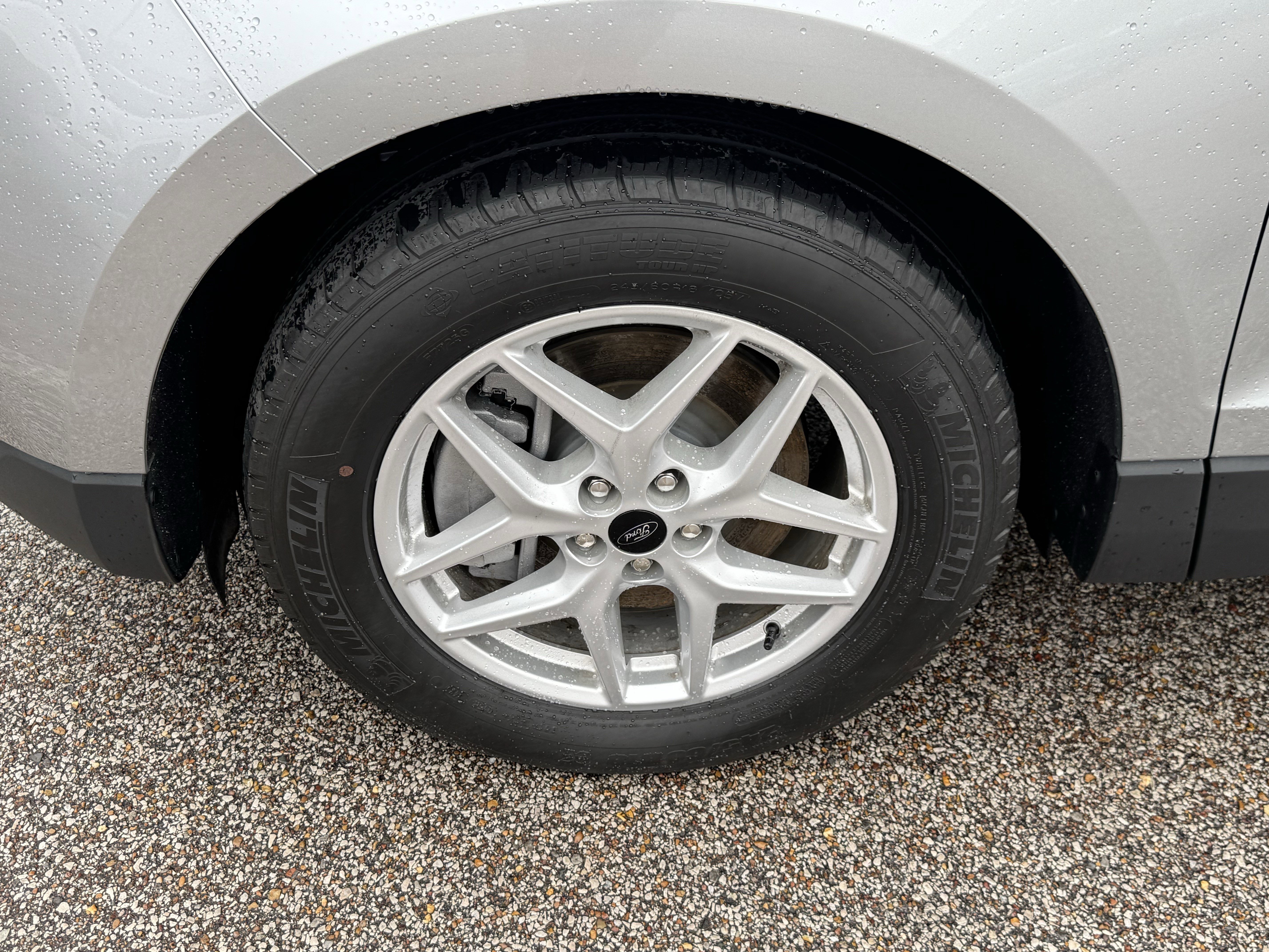 Used 2024 Ford Edge SE image 9