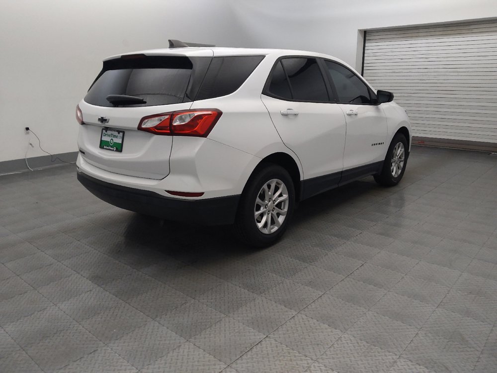 Used 2020 Chevrolet Equinox LS w/ LS Convenience Package FWD image 9