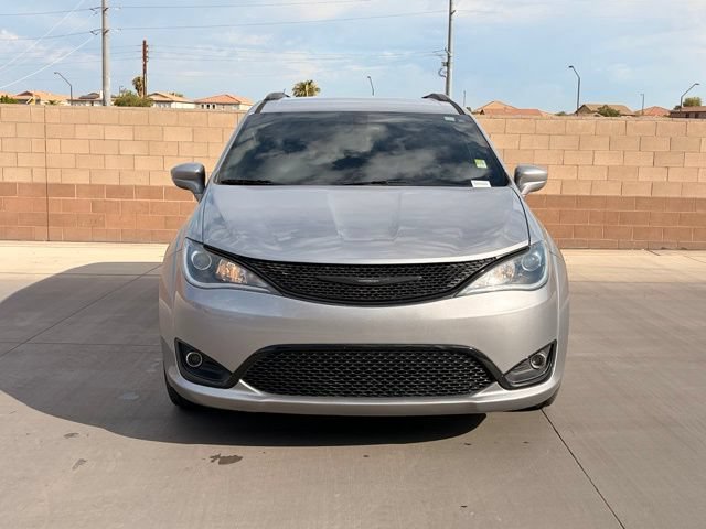 Used 2018 Chrysler Pacifica Touring-L Plus w/ S Appearance Package FWD image 2