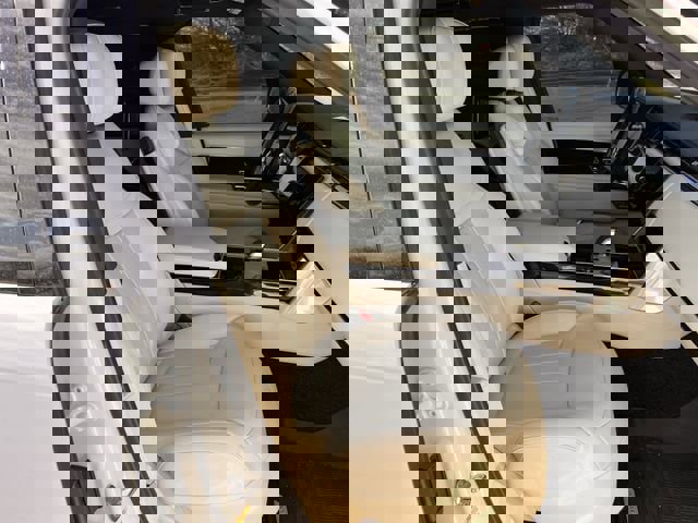 Used 2025 Land Rover Range Rover Long Wheelbase Autobiography image 21