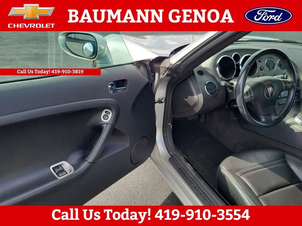 Used 2006 Pontiac Solstice Convertible w/ Premium Package RWD image 5