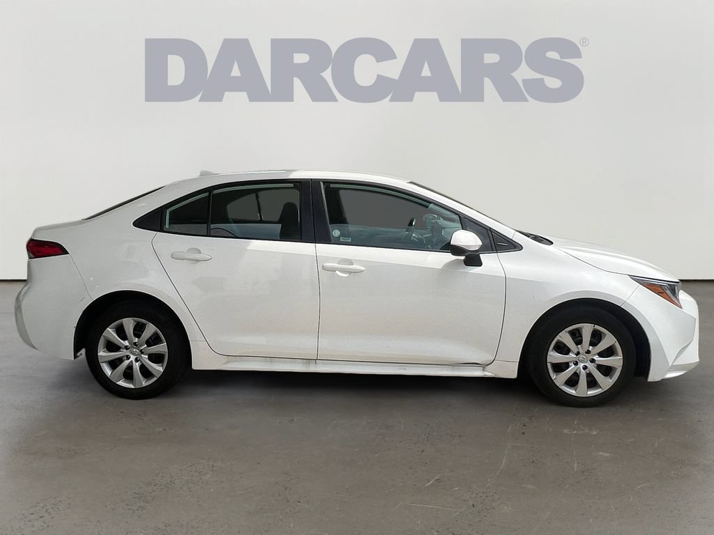 Used 2025 Toyota Corolla LE FWD image 8