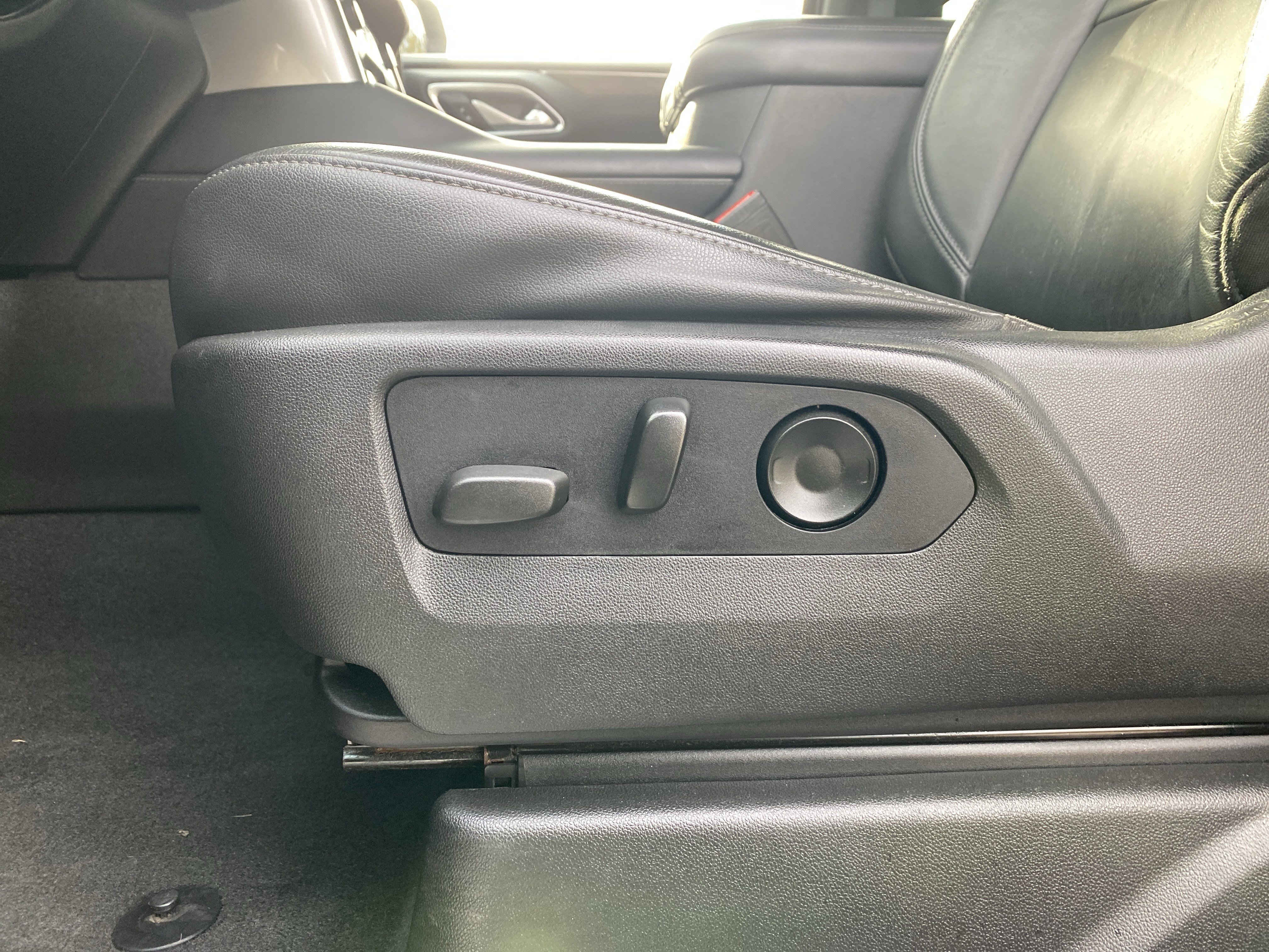 Used 2021 Chevrolet Tahoe Z71 w/ Z71 Signature Package image 25