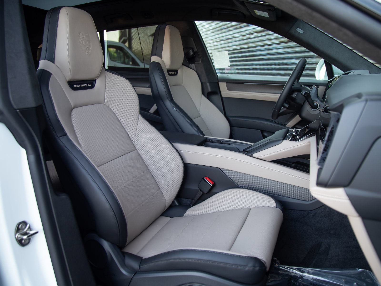 New 2026 Porsche Cayenne Turbo AWD/4WD image 25