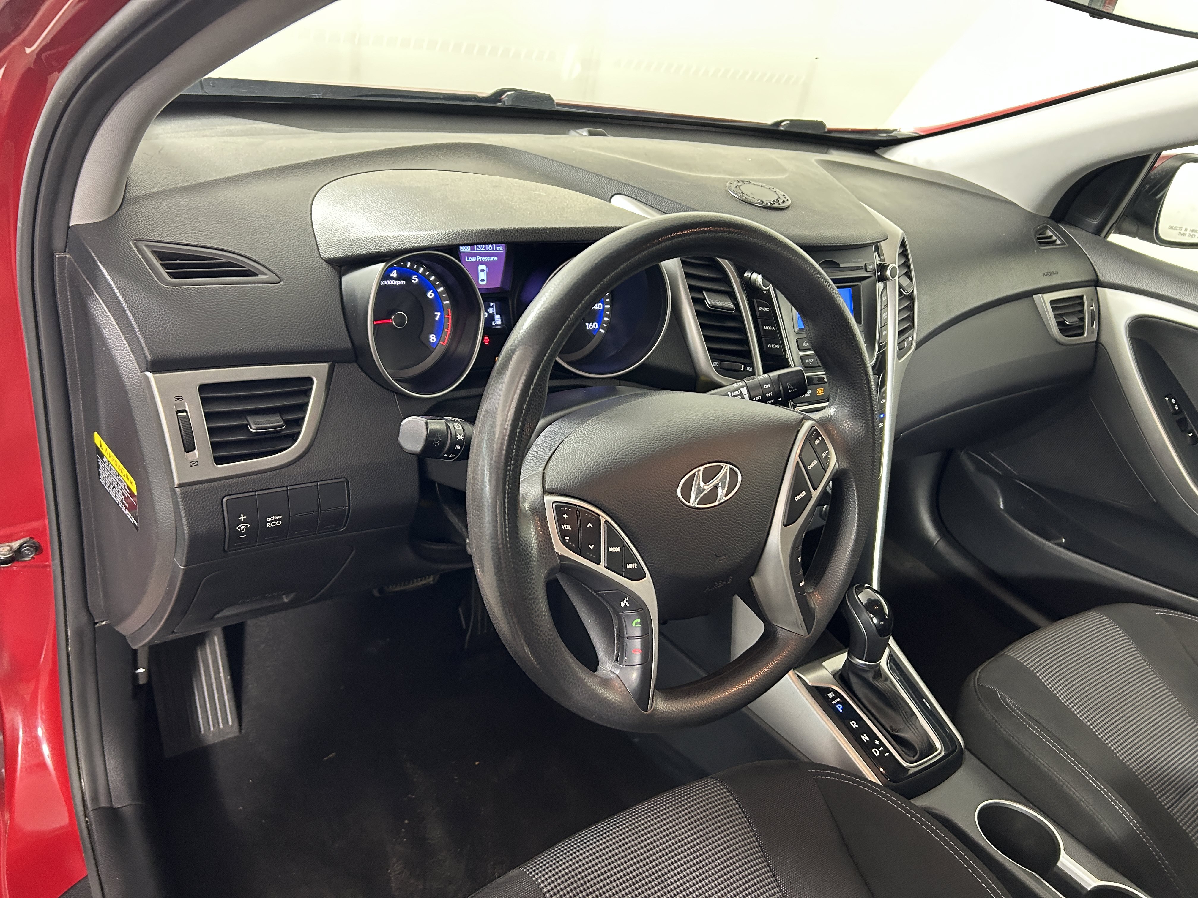 Used 2016 Hyundai Elantra GT FWD image 8